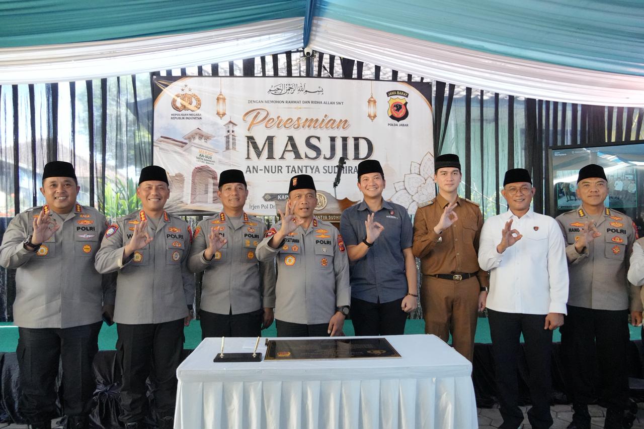 Simbol Pengabdian Alumni Akpol 2003, Kapolda Jabar Resmikan Masjid An Nur Tantya Sudhirajati di Buahdua