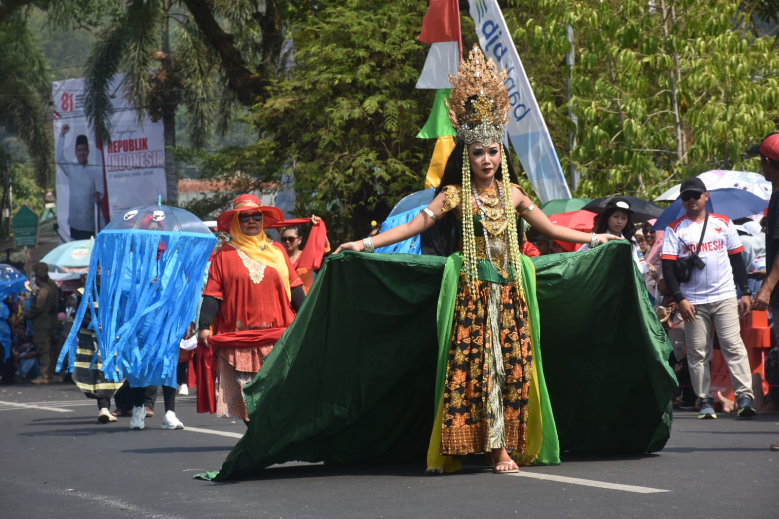 Meriahkan HUT Kemerdekaan RI, Pawai Rakyat Resmi Dibuka Bupati Sumedang 