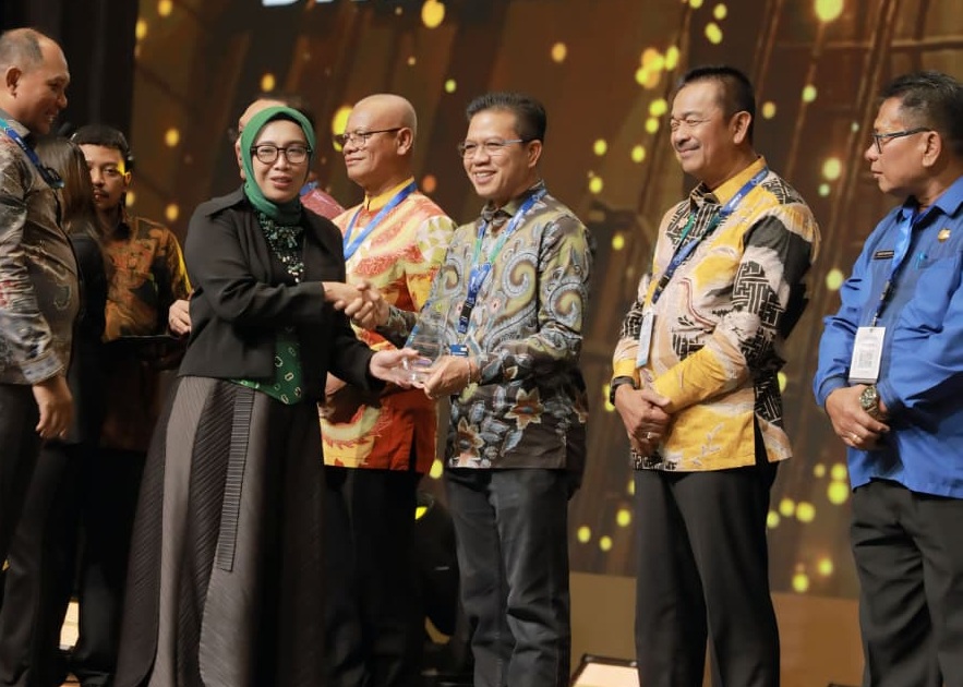 Bawa Komitmen Geothermal Kabupaten Bandung ke Forum Internasional, KDS Terima Penghargaan Kementerian ESDM